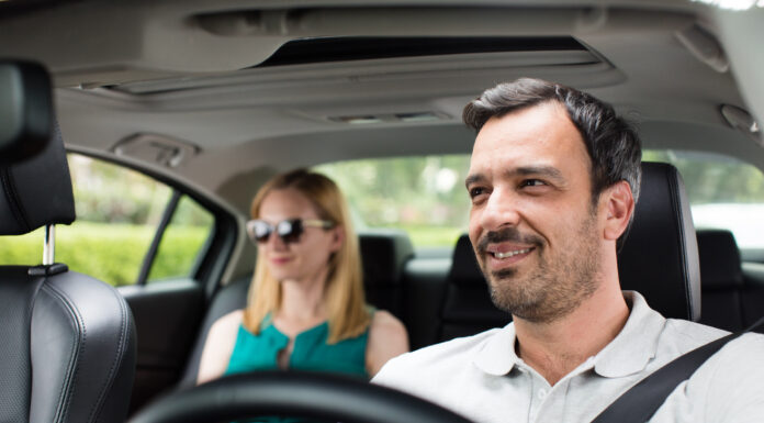 Что нужно чтобы работать в такси сервисе?