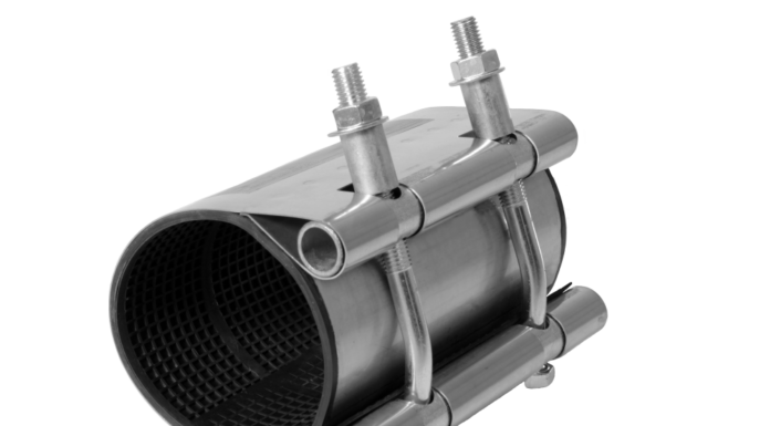 Просверленная дырка в водопроводе – как бороться с поломкой?