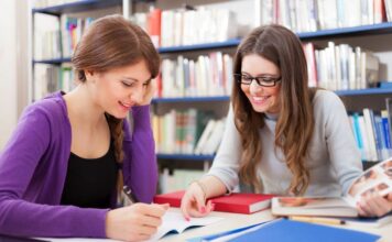 Репетитор по английскому языку: зачем языковые навыки взрослым людям, по каким критериям они подбирают преподавателей, где репетиторы регулярно доказывают собственный профессионализм