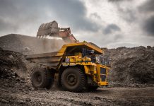 Карьерные работы: что это и на какой технике они делаются