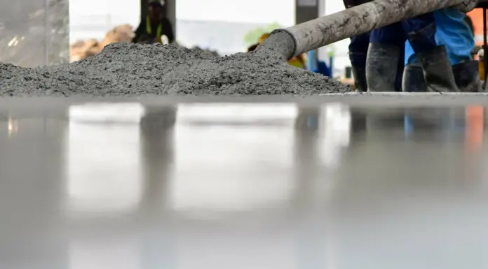 Как построить фундамент на сложном грунте: простые решения