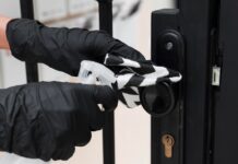 Вскрытие замков: методы, инструменты и советы по безопасности