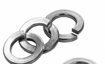 Винты с потайной головкой и пружинные шайбы: особенности, применение и плюсы материалов