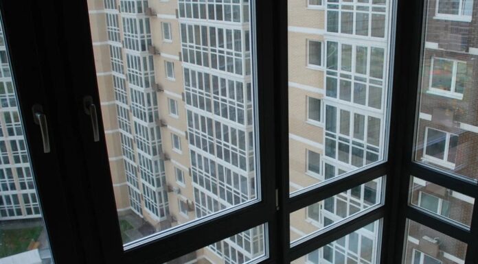 Антивандальное остекление балкона: защита и стиль в одном решении